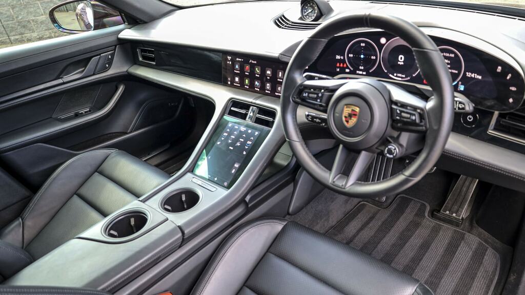 Porsche Taycan 440Kw 4S 105Kwh Black #3