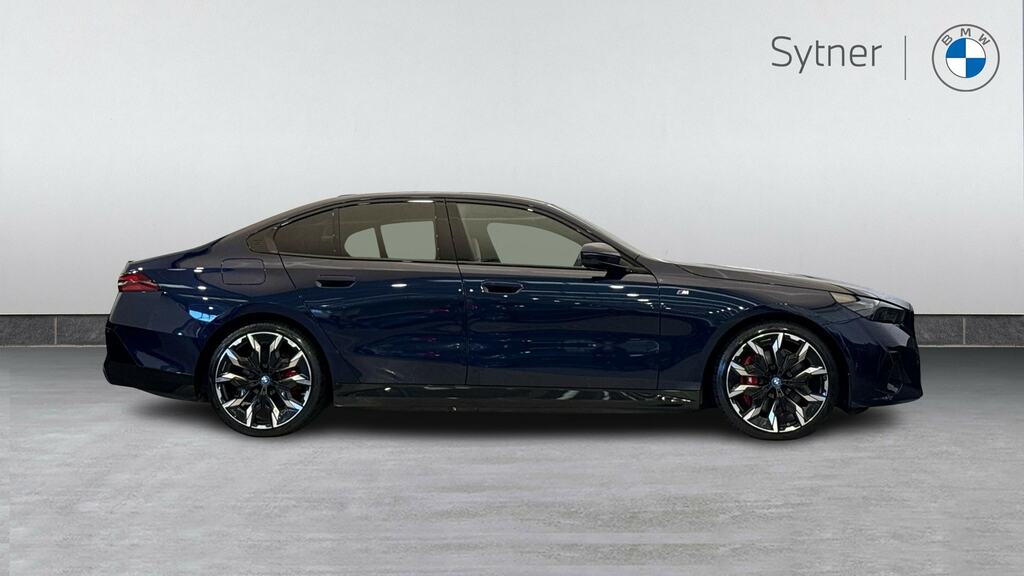 BMW i5 250Kw Edrive40 M Sport Pro 84Kwh Blue #3