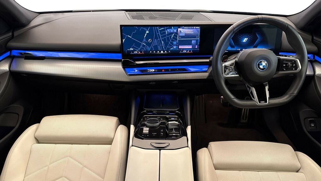 BMW i5 250Kw Edrive40 M Sport Pro 84Kwh Blue #4