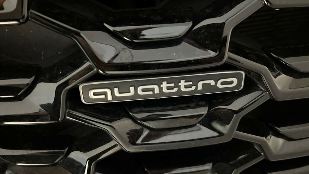 Audi Q5 Audi Q5 Sportback 40 Tdi Quattro S Line Black #34