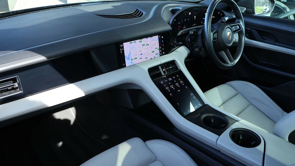 Porsche Taycan 390Kw 4S 79Kwh Grey #3