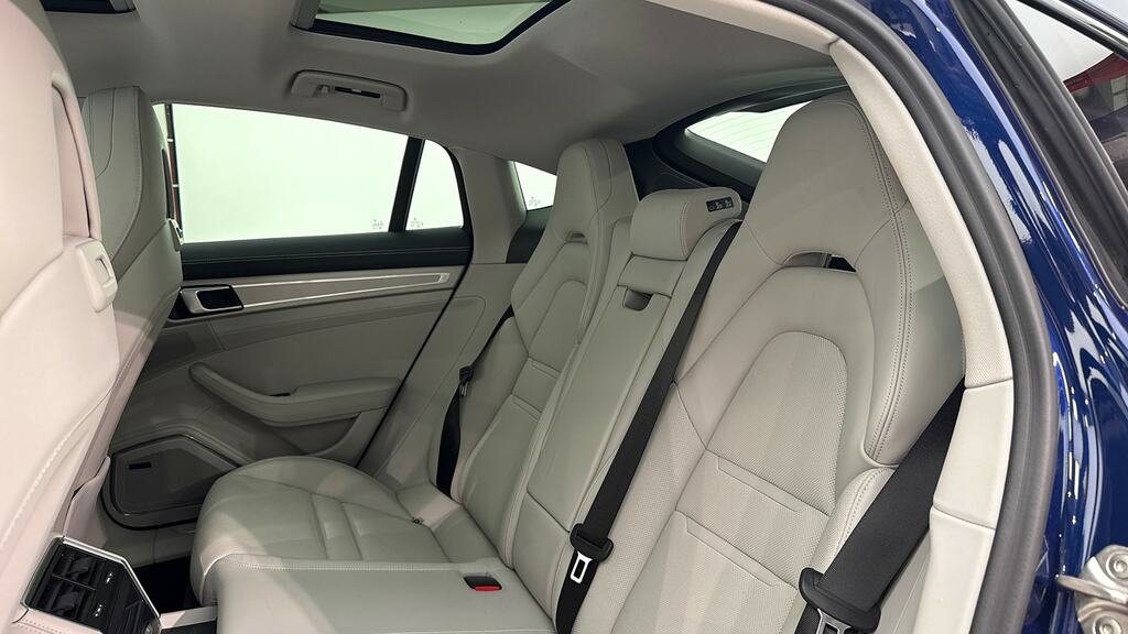 Porsche Panamera 4 Sport Turismo Platinum Edition Pdk #33