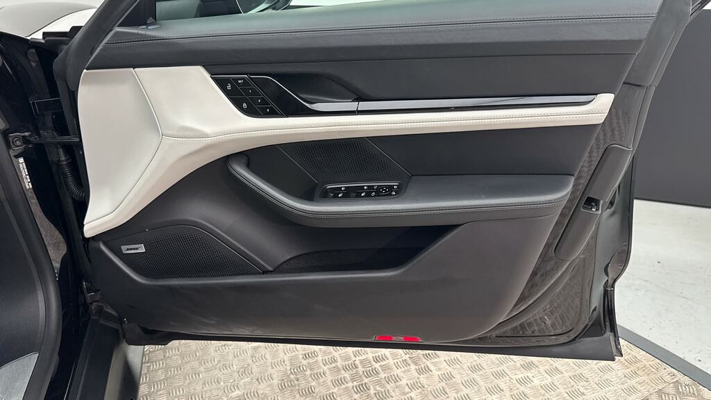 Porsche Taycan Performance Plus 93.4Kwh 4S Saloon Au Grey #20