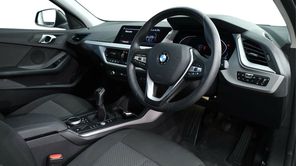 BMW 1 Series 118I 136 Se Live Cockpit Professional Black #6