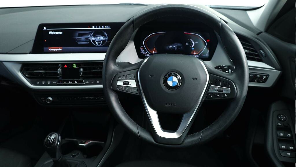 BMW 1 Series 118I 136 Se Live Cockpit Professional Black #5