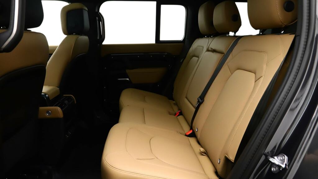 Land Rover Defender 110 3.0 D350 X-dynamic Hse 110 Grey #4