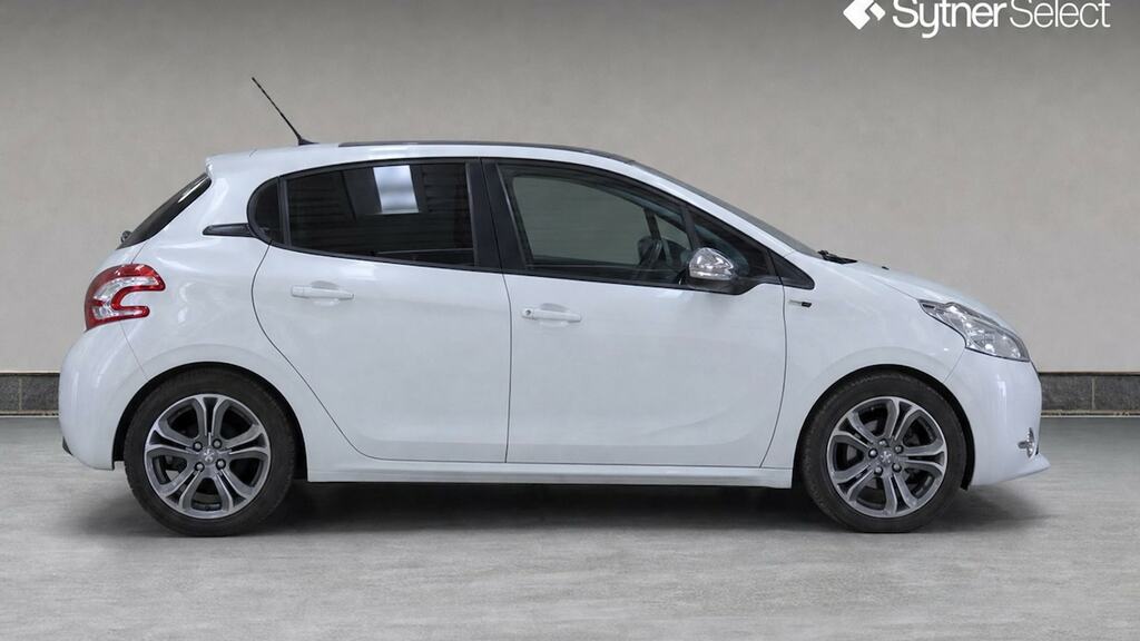 Peugeot 208 1.2 Puretech 82 Allure Black #8