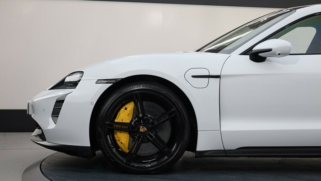 Porsche Taycan 560Kw Turbo S 93Kwh White #3