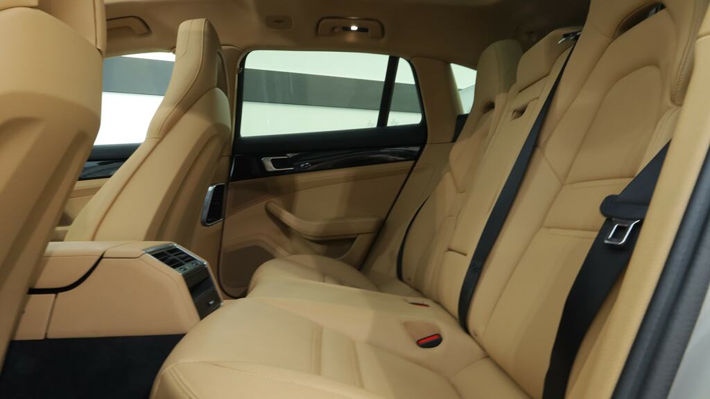 Porsche Panamera Panamera 4 Sport Turismo E-hybrid Silver #17