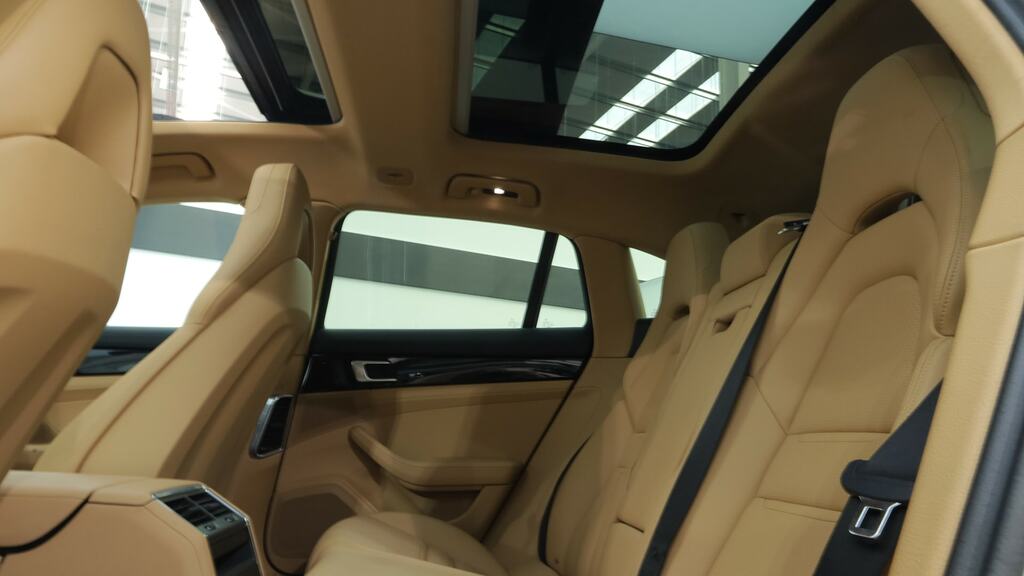 Porsche Panamera Panamera 4 Sport Turismo E-hybrid Silver #18