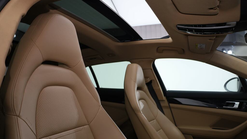 Porsche Panamera Panamera 4 Sport Turismo E-hybrid Silver #15