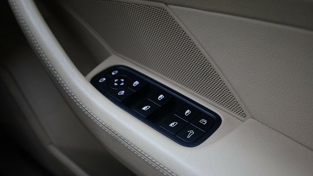 Porsche Panamera Panamera 4 Sport Turismo E-hybrid Silver #23