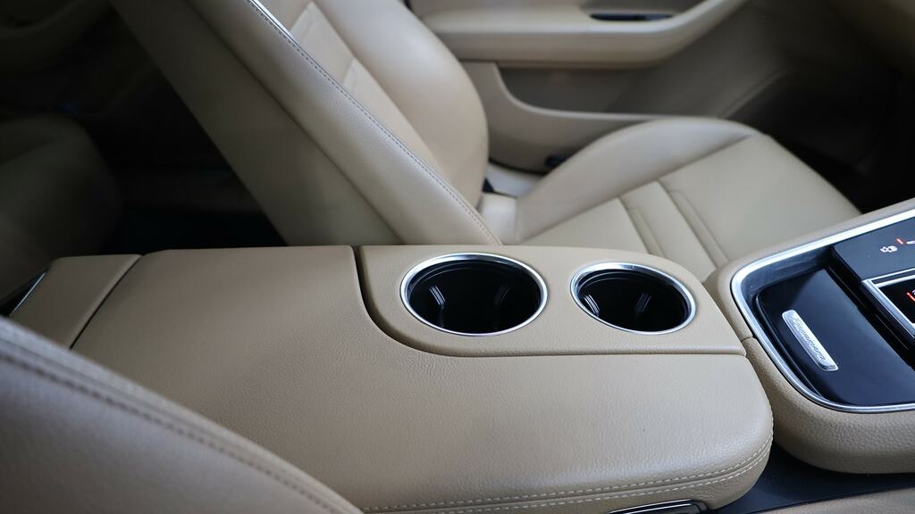 Porsche Panamera Panamera 4 Sport Turismo E-hybrid Silver #22