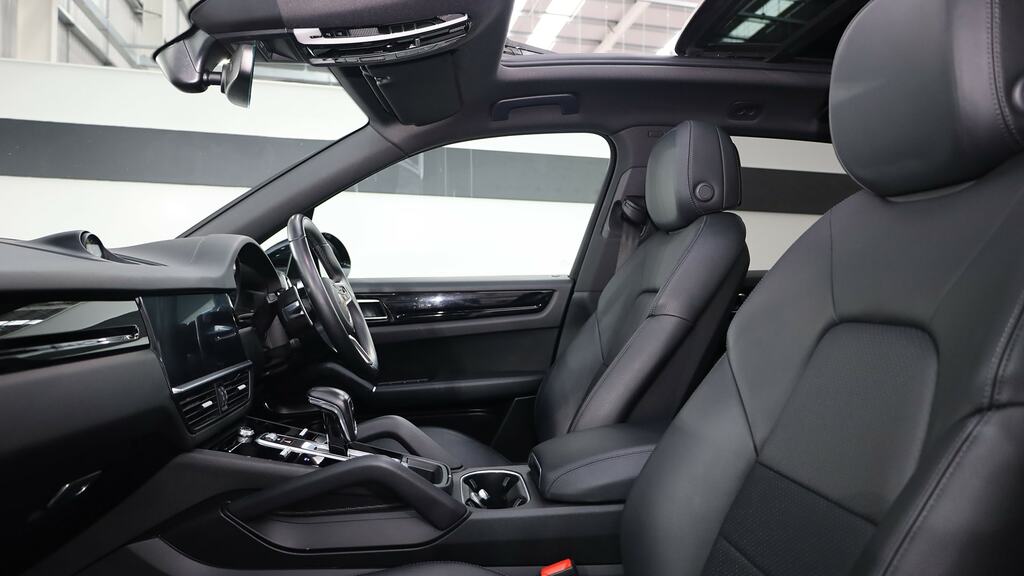 Porsche Cayenne 2021 3.0 V6 E-hybrid 17.9Kwh Suv Plug-i Grey #19