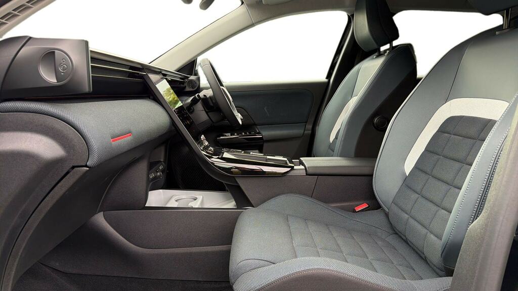 Citroen C5 Aircross 1.2 Hybrid 145 Plus Black #3