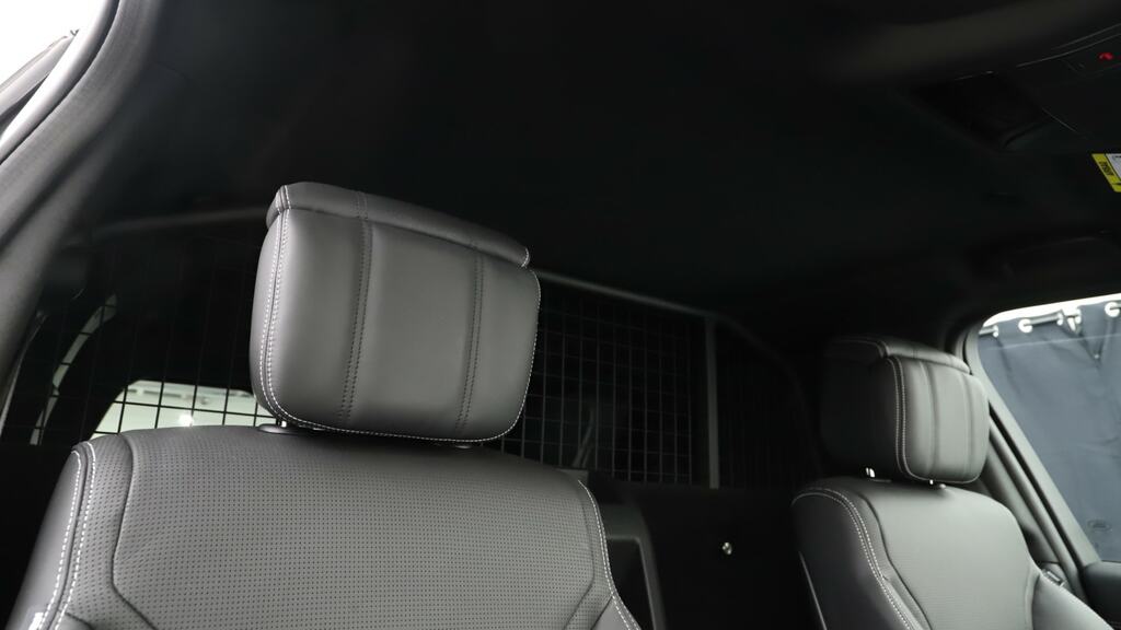 Land Rover Discovery 3.0 D350 Metropolitan Edition 2025 Black #19