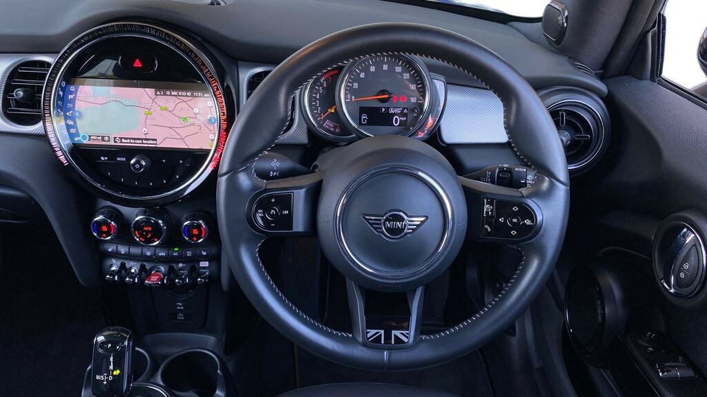 Mini Hatch 1.5 Cooper Exclusive Premium Plus CV72KNZ Black #5