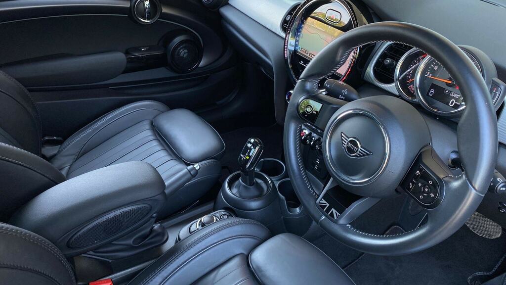 Mini Hatch 1.5 Cooper Exclusive Premium Plus CV72KNZ Black #6