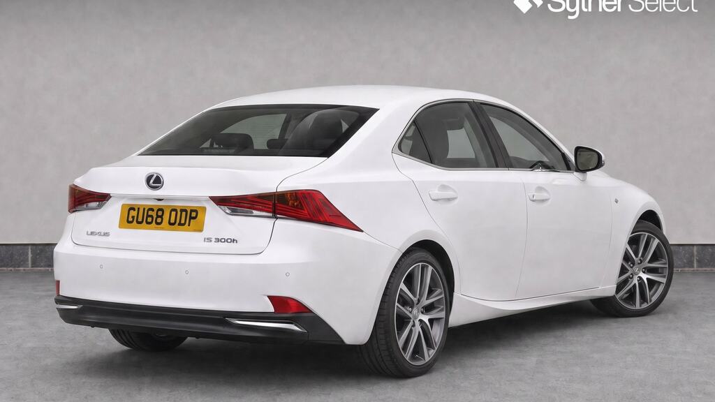 Lexus IS 300H Executive Edition Cvt White #4