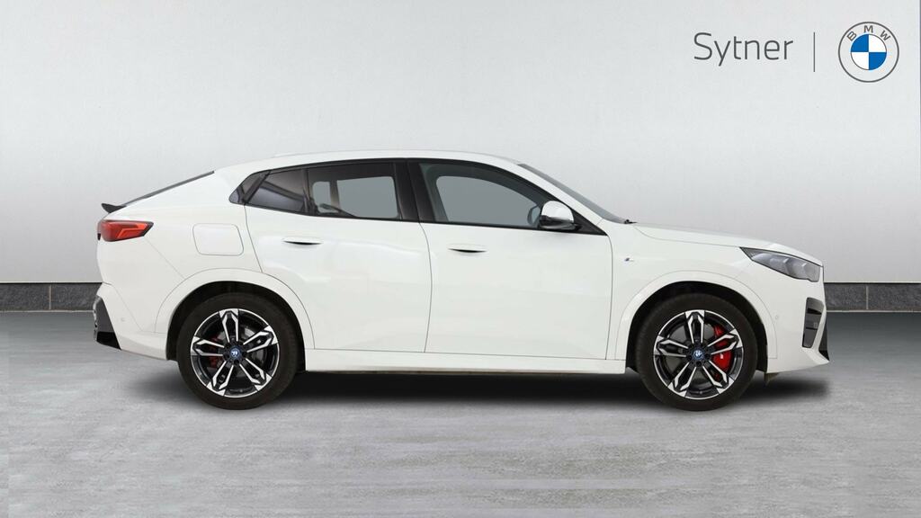 BMW iX2 150Kw Edrive20 M Sport 65Kwh Techpro White #3