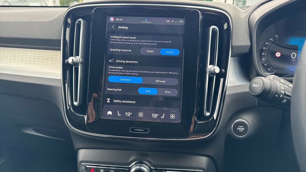 Volvo XC40 Ultra, B4 Mild Hybrid, Dark Black #21