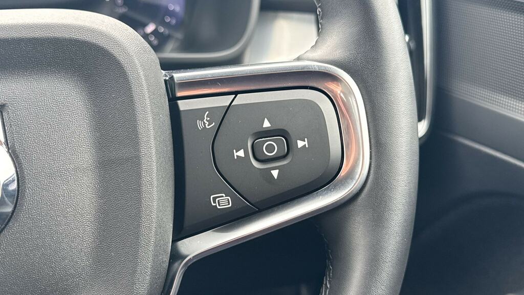 Volvo XC40 Ultra, B4 Mild Hybrid, Dark Black #19