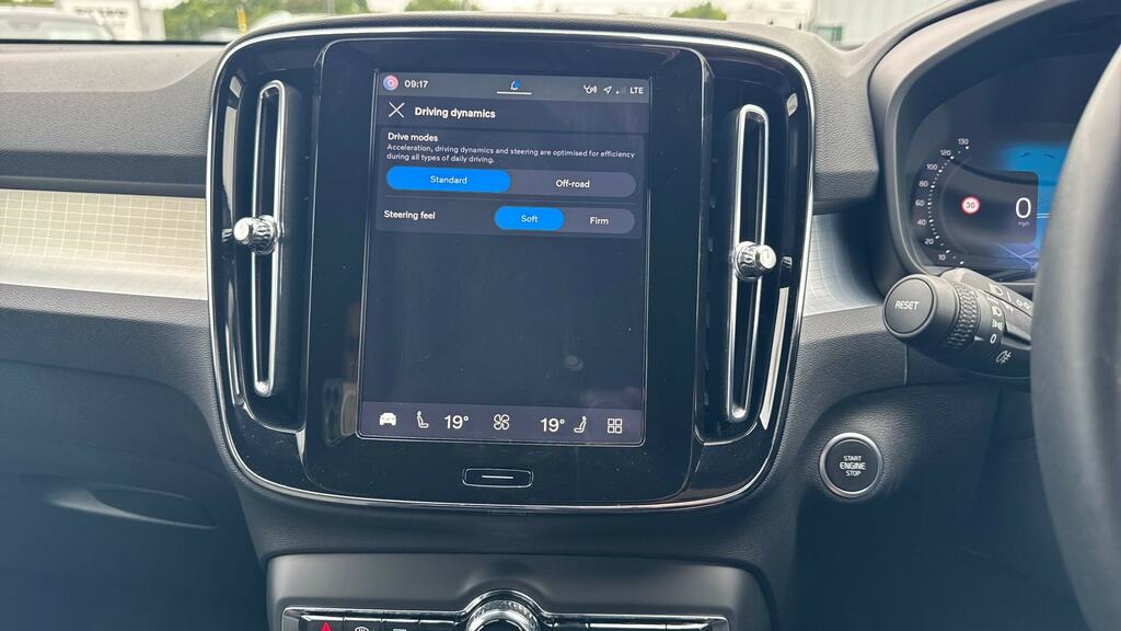 Volvo XC40 Ultra, B4 Mild Hybrid, Dark Black #31