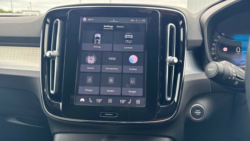 Volvo XC40 Ultra, B4 Mild Hybrid, Dark Black #33