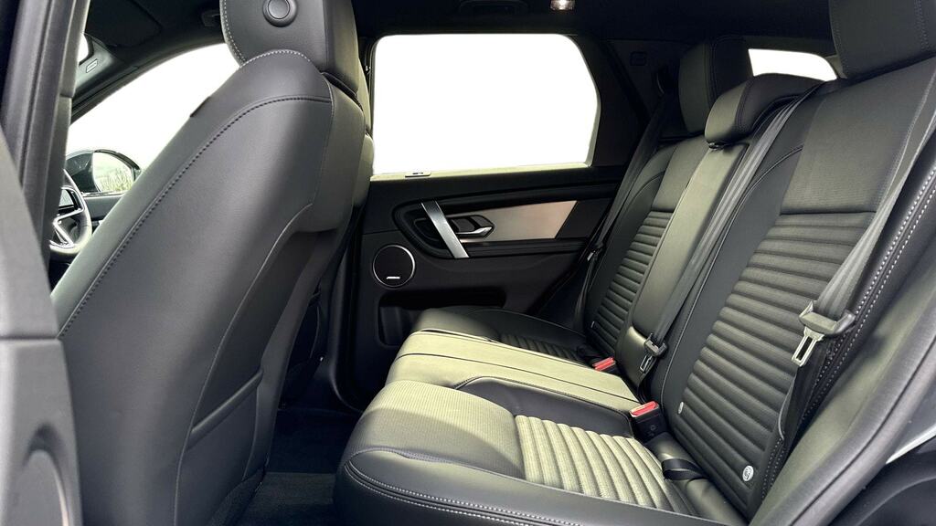 Land Rover Discovery Sport 1.5 P270e Dynamic Se 5 Seat Black #4