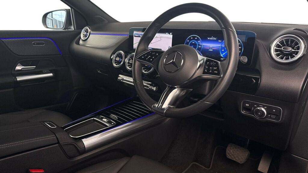 Mercedes-Benz EQA Eqa 250 140Kw Sport Executive 70.5Kwh Black #3