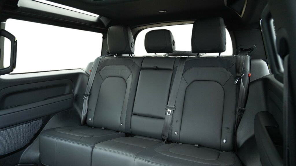 Land Rover Defender 90 3.0 D250 X-dynamic Hse 90 Black #4