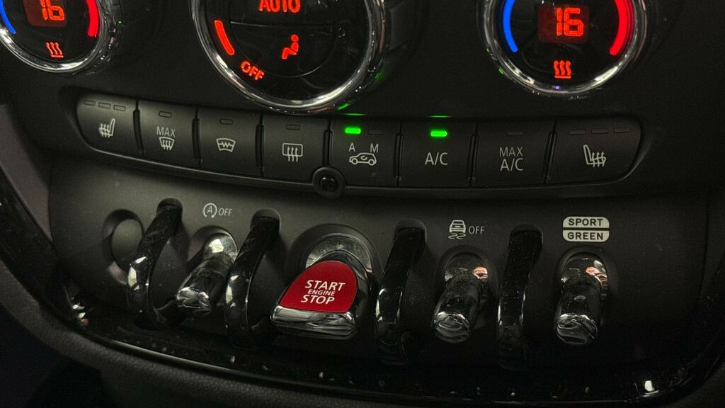 Mini Clubman 1.5 Cooper Exclusive 6Dr Black #19