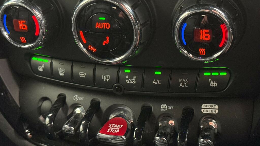 Mini Clubman 1.5 Cooper Exclusive 6Dr Black #24