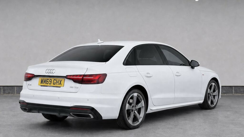 Audi A4 2.0 Tfsi 40 S Line Estate S Tronic Euro Black #4