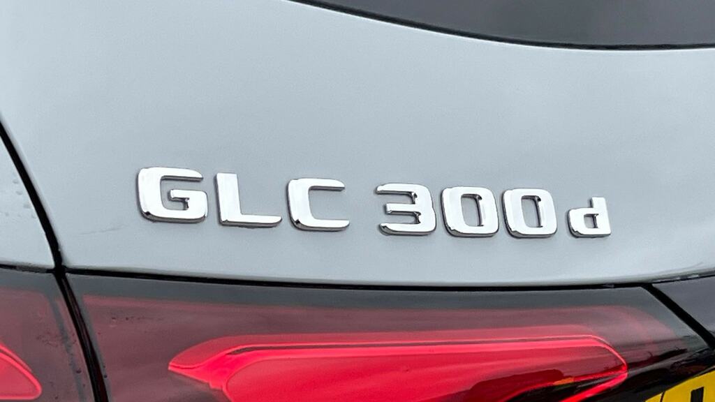 Mercedes-Benz GLC Class 2.0 Glc300dh Mhev Amg Line Premium G-tronic 4Ma Black #20
