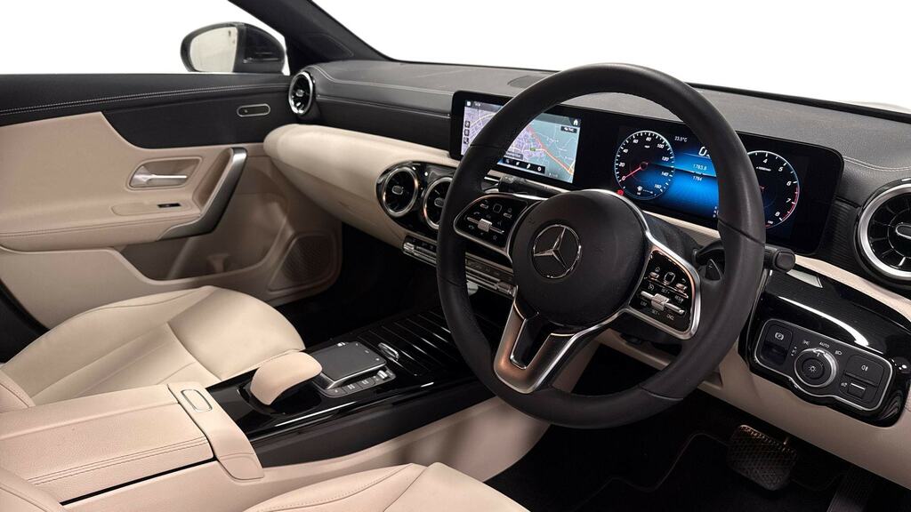 Mercedes-Benz CLA Class Cla 200 Sport Executive Edition Tip Black #3
