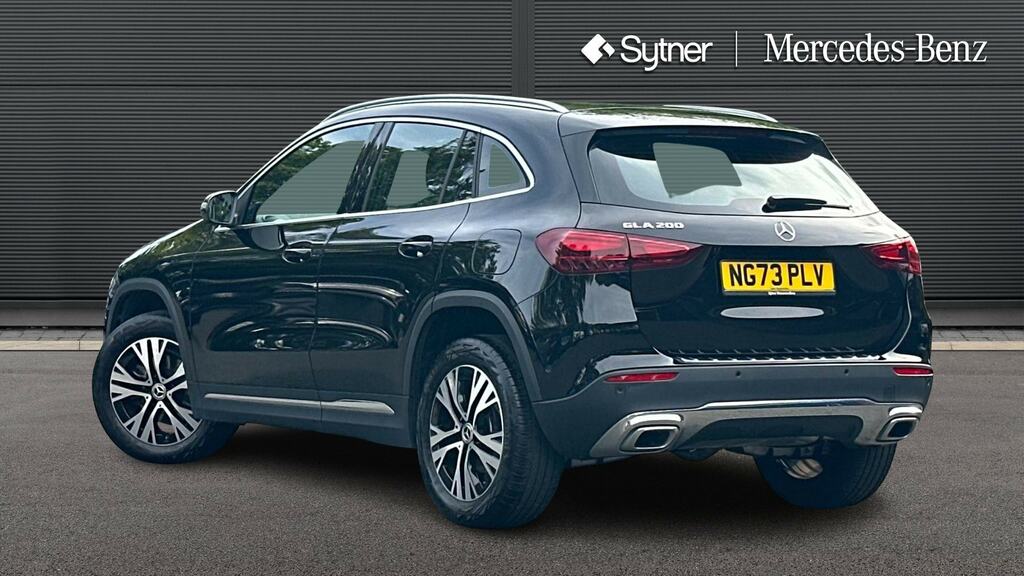 Mercedes-Benz GLA Class Gla 200 Sport Executive Black #2