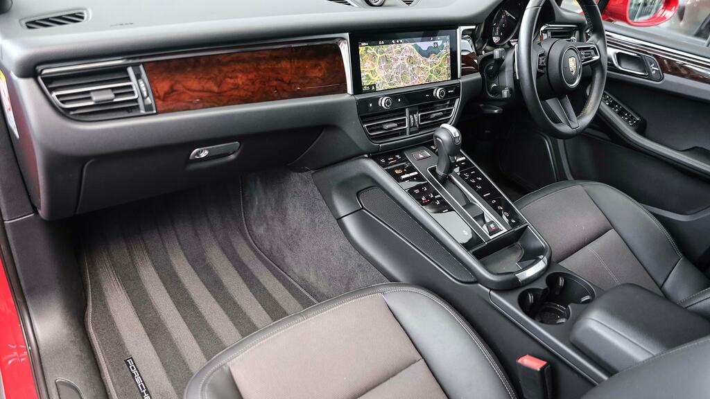 Porsche Macan 5dr Pdk Red #3