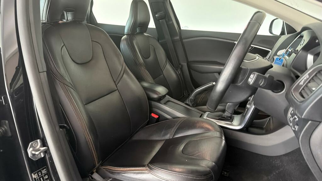 Volvo V40 Cross Country D3 Pro Black #10