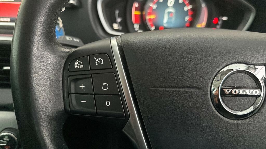 Volvo V40 Cross Country D3 Pro Black #17
