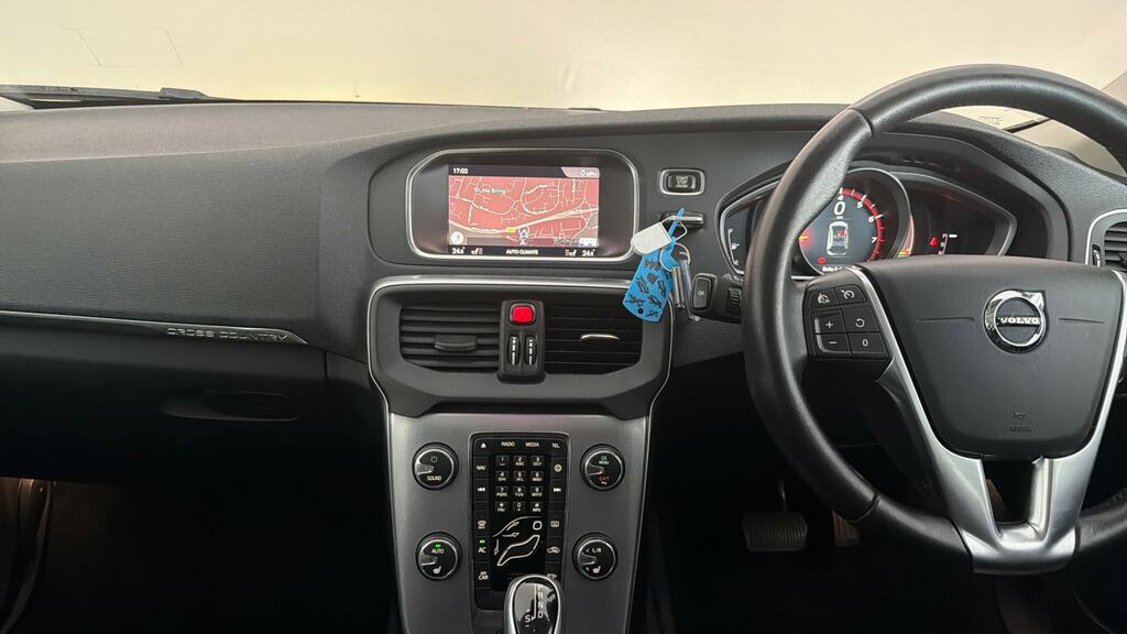 Volvo V40 Cross Country D3 Pro Black #7