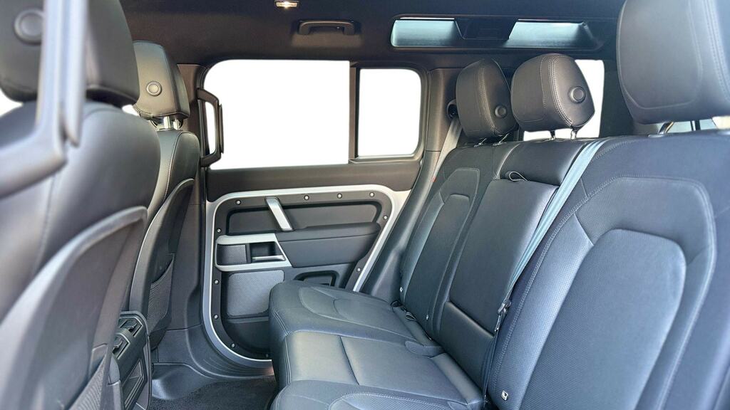 Land Rover Defender 110 3.0 D300 X-dynamic Se 110 Silver #4