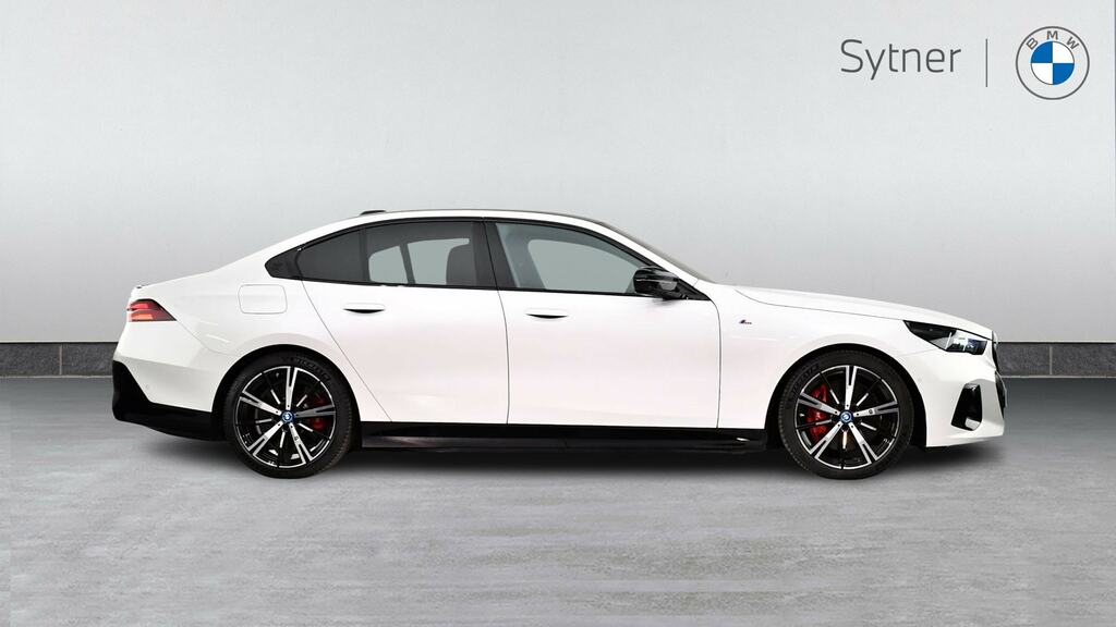 BMW i5 442Kw M60 Xdrive 84Kwh White #3