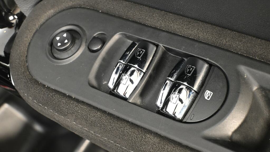Mini Countryman 1.5 10Kwh Cooper Se Sport Suv Plug-in H Black #29