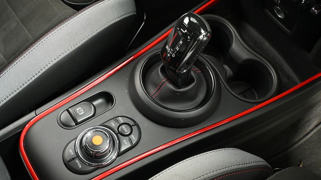Mini Countryman 1.5 10Kwh Cooper Se Sport Suv Plug-in H Black #24