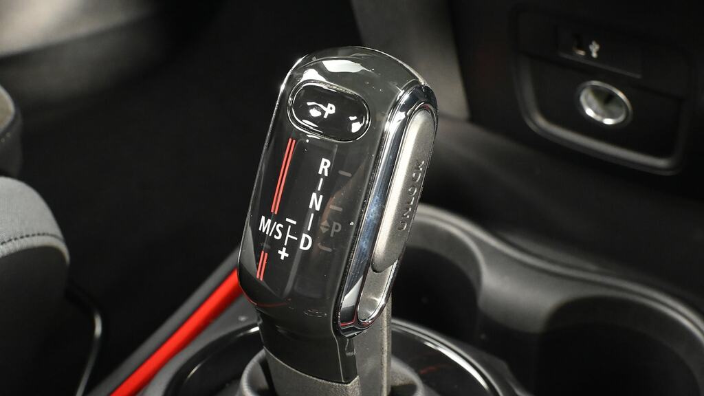 Mini Countryman 1.5 10Kwh Cooper Se Sport Suv Plug-in H Black #10
