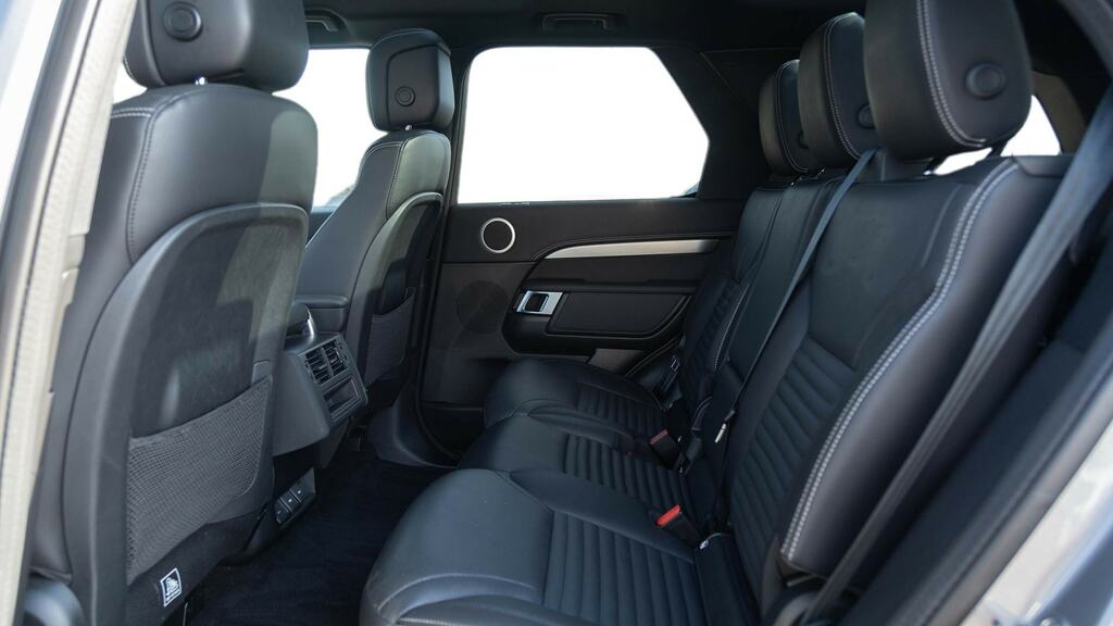 Land Rover Discovery 3.0 D300 R-dynamic Se Grey #4