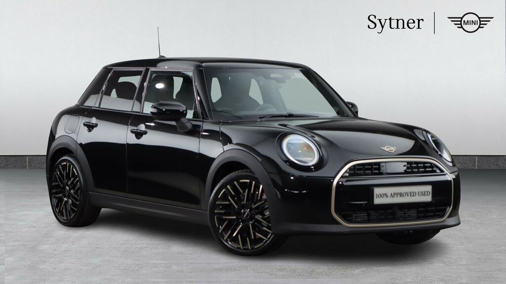 Mini Hatch 1.5 C Exclusive Level 2 Black