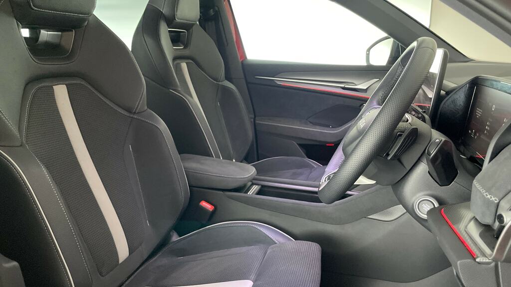Skoda Kodiaq 2.0 Tdi 193 Sportline 4X4 Dsg 7 Seat Red #10