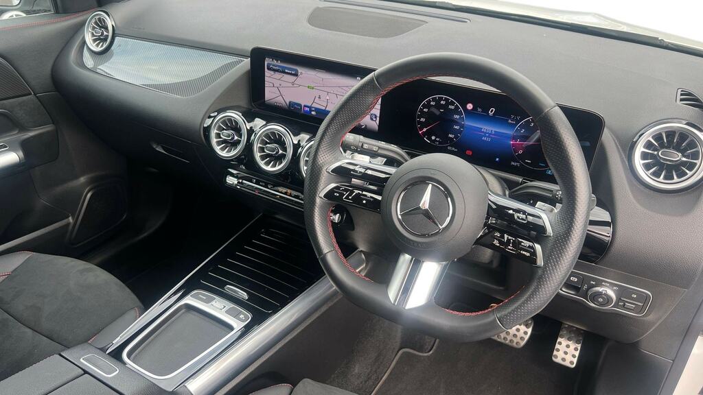Mercedes-Benz GLA Class Gla 200 Amg Line Executive WM24PKC White #3
